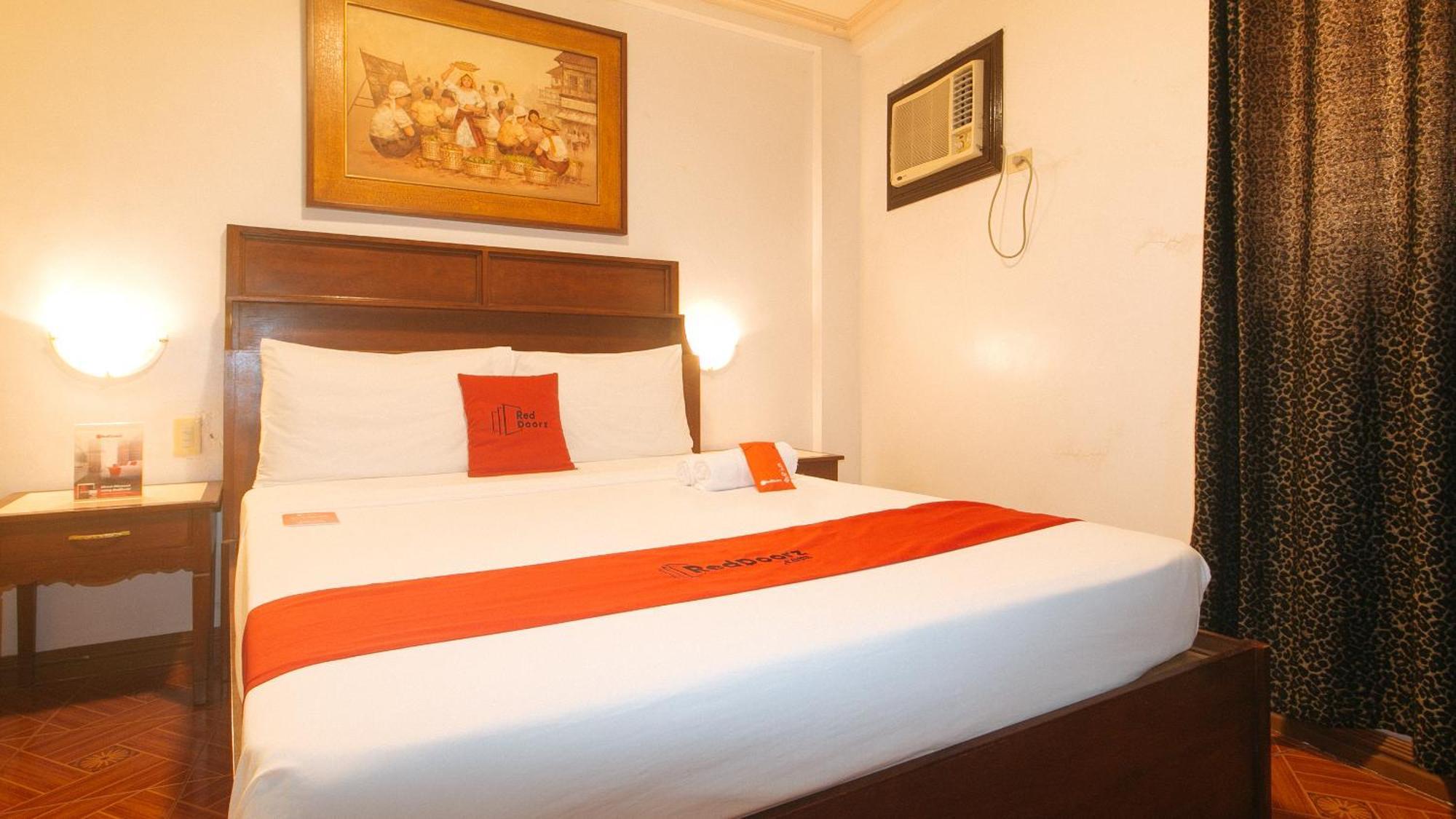 เรดดอร์ซ แอท แทมารินด์ สตรีท อังเฆลิสซิตี้ Hotel อังเฮเลส ภายนอก รูปภาพ