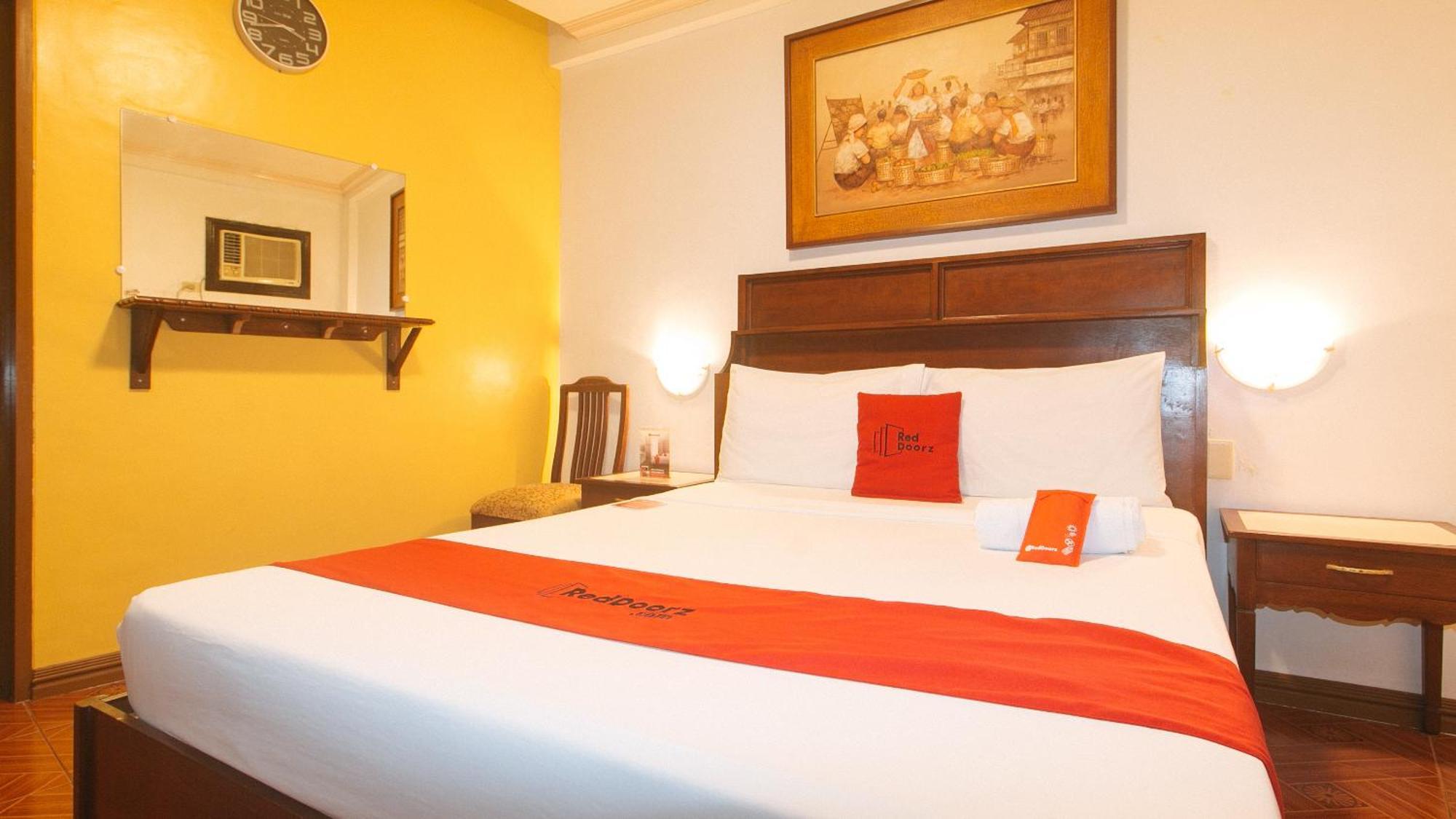 เรดดอร์ซ แอท แทมารินด์ สตรีท อังเฆลิสซิตี้ Hotel อังเฮเลส ภายนอก รูปภาพ